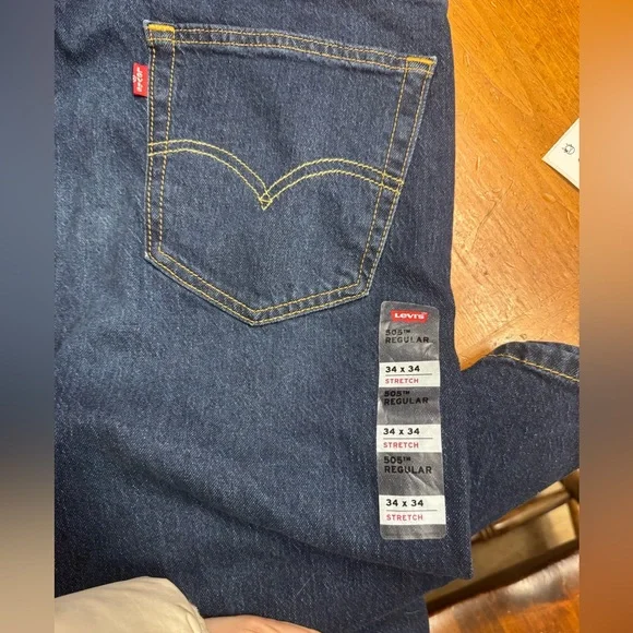 Levi Jeans 505’ Regular - Picture 9 of 11